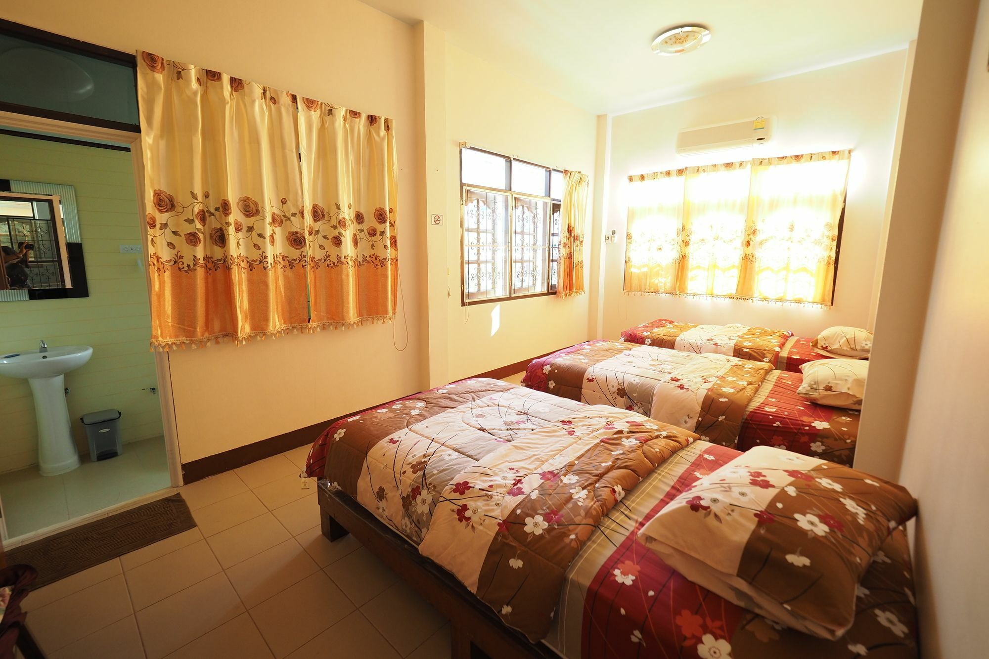 Ban Yenjid Hotel Ayutthaya Eksteriør billede